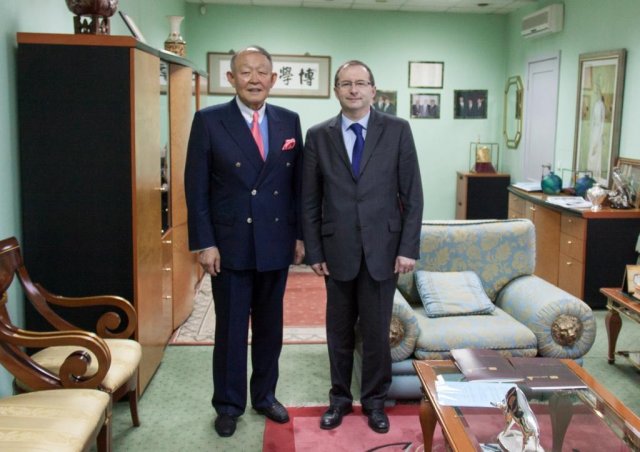 Le Dr. BANG et son Excellence l'Ambassadeur de France au Kazakhstan